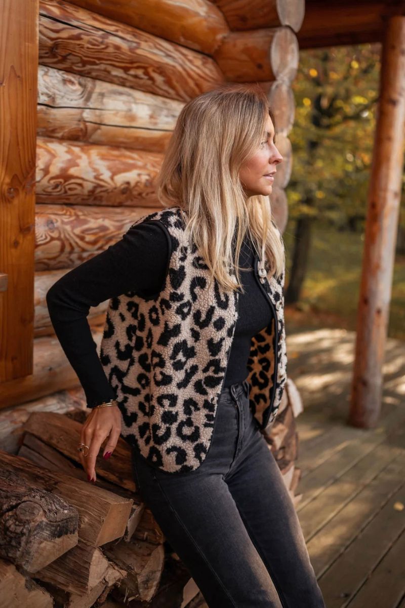 Elvara | Leopard Knitted Vest