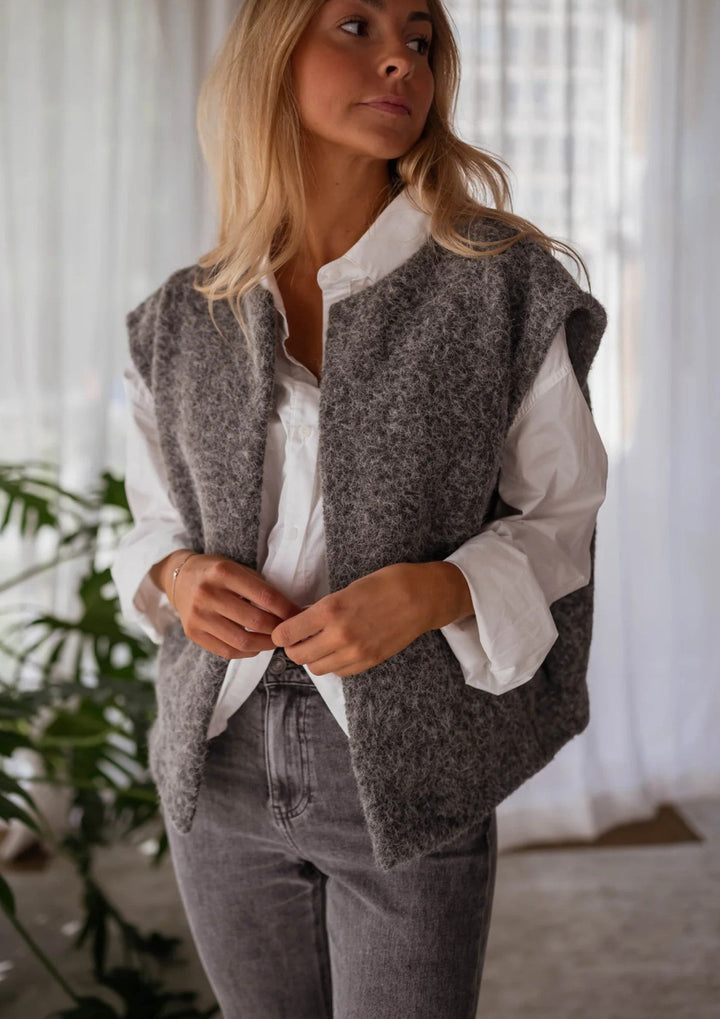 Novara | Knitted Gilet