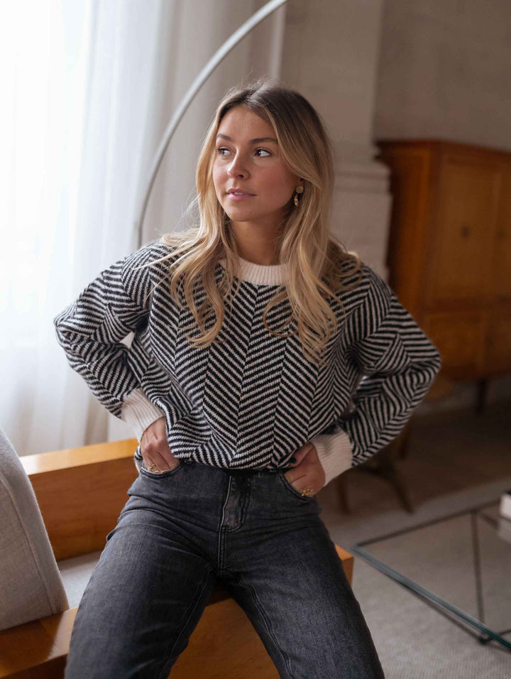 Aureva | Patterned Knitted Sweater