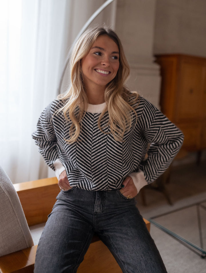 Aureva | Patterned Knitted Sweater